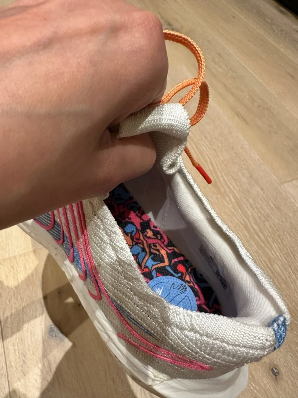 Women’s Nike White Knit Running Shoes - Blue Swoosh, Pink Stripes & Orange Laces - Picture 16 of 16